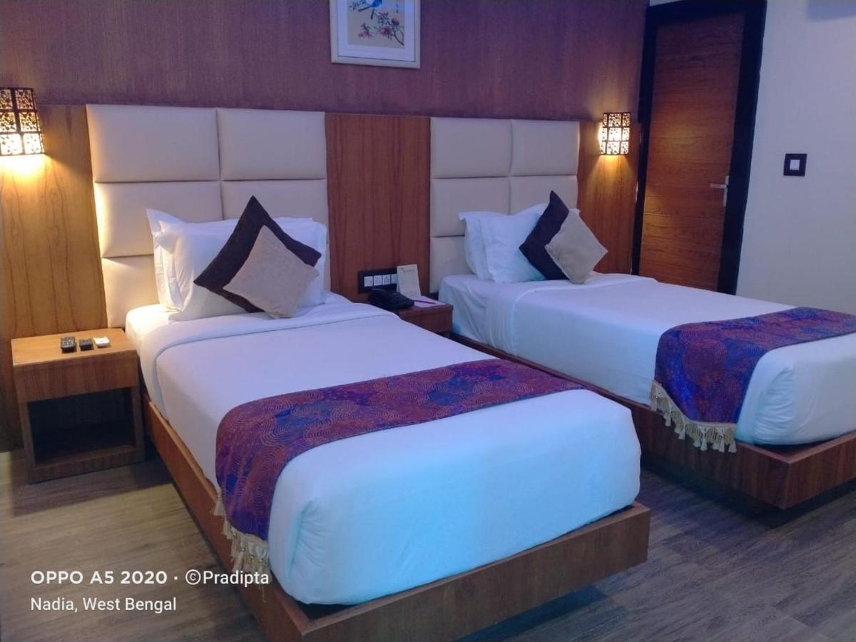 Dolphin Chocolate Inn Chandannagar Zewnętrze zdjęcie