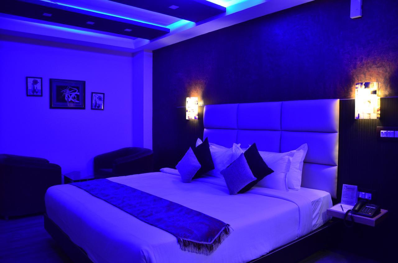 Dolphin Chocolate Inn Chandannagar Zewnętrze zdjęcie